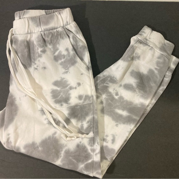 Caution to the Wind size S,white/gray Tie Dye,warm-ups, minor flaws (photos) GUC - Picture 2 of 14